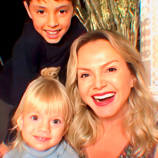 Eliana e os filhos, Manuela e Arthur (Foto: Reprodução/Instagram) Eliana e os filhos, Manuela e Arthur (Foto: Reprodução/Instagram)