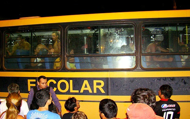 Ônibus do Iranduba acidentado (Foto: Marcos Mendonça/Divulgação)