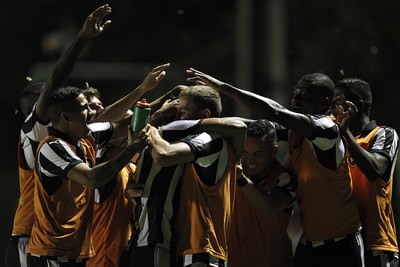 Comemoração Botafogo x Luverdense (Foto: Vitor Silva / SSPress)