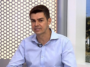 Diogo Balieiro, candidato a prefeito de Resende, participa de entrevista no RJTV (Foto: Reprodução/TV Rio Sul) Diogo Balieiro, candidato a prefeito de Resende, participa de entrevista no RJTV (Foto: Reprodução/TV Rio Sul)