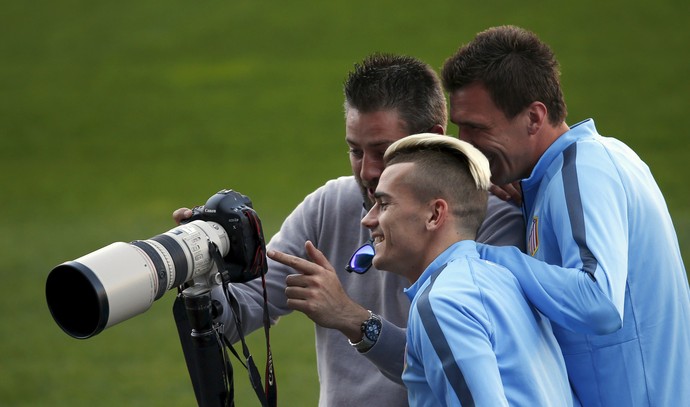 Griezmann Mandzukic treino Atlético de Madrid (Foto: Reuters)