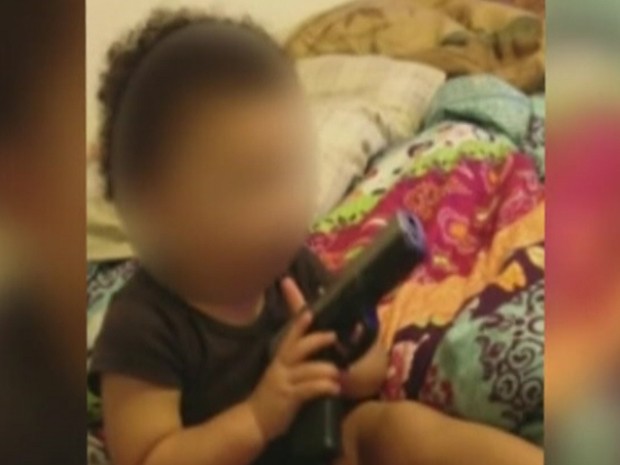 Filme estava em celular de homem preso por tentar vender arma à polícia (Foto: Divulgação/BBC) Filme estava em celular de homem preso por tentar vender arma à polícia (Foto: Divulgação/BBC)