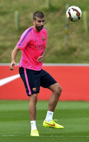 Piqué Barcelona treino (Foto: Agência EFE)