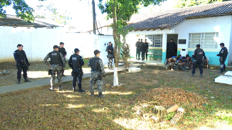 39 pessoas permanecem presas na Casa de Deten&ccedil;&atilde;o de Ariquemes, RO (Foto: Rede Amaz&ocirc;nica/Reprodu&ccedil;&atilde;o)
