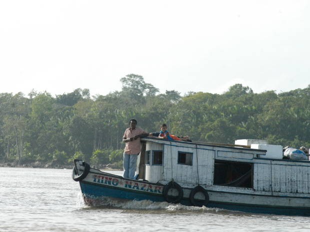 Na Amazônia, os barcos ribeirinhos são conhecidos como "pô pô pô" por conta do barulho do motor diesel (Foto: Dirceu Maués / Amazônia Jornal)