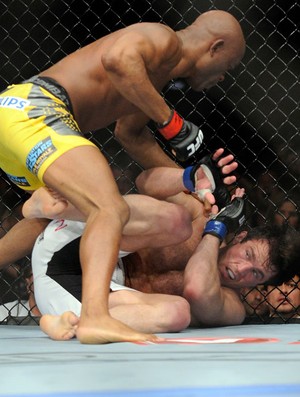 UFC 148 Anderson Silva; Chael Sonnen (Foto: Agência AP)