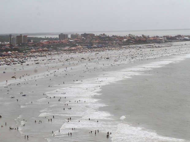 Praias do Atalaia e Farol Velho são as mais procuradas de Salinas (Foto: Tarso Sarraf / O Liberal)