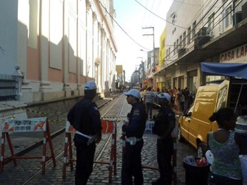 Parte da Rua das Calçadas, coração do comércio do centro, foi fechada (Foto: Luna Markman/G1)