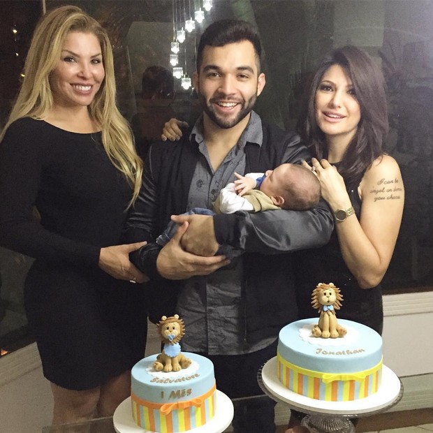 Verônica Costa, Jonathan Costa (com Salvatore no colo) e Antônia Fontenelle (Foto: Reprodução / Instagram) Verônica Costa, Jonathan Costa (com Salvatore no colo) e Antônia Fontenelle (Foto: Reprodução / Instagram)