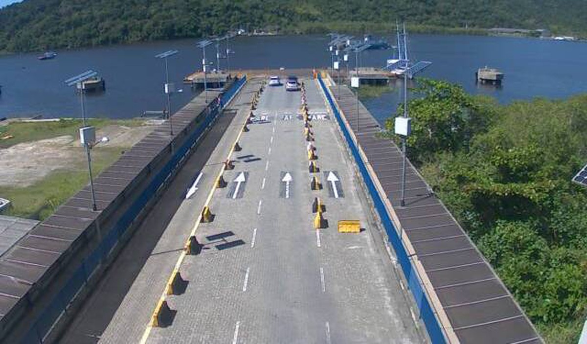 Travessia de balsas entre Guarujá e Bertioga volta a operar ... - Globo.com