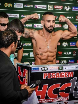 Dudu Bastos bateu o peso e está classificado para as finais do GP peso-pena do HCC (Foto: Divulgação/Haidar Capixaba Combat)