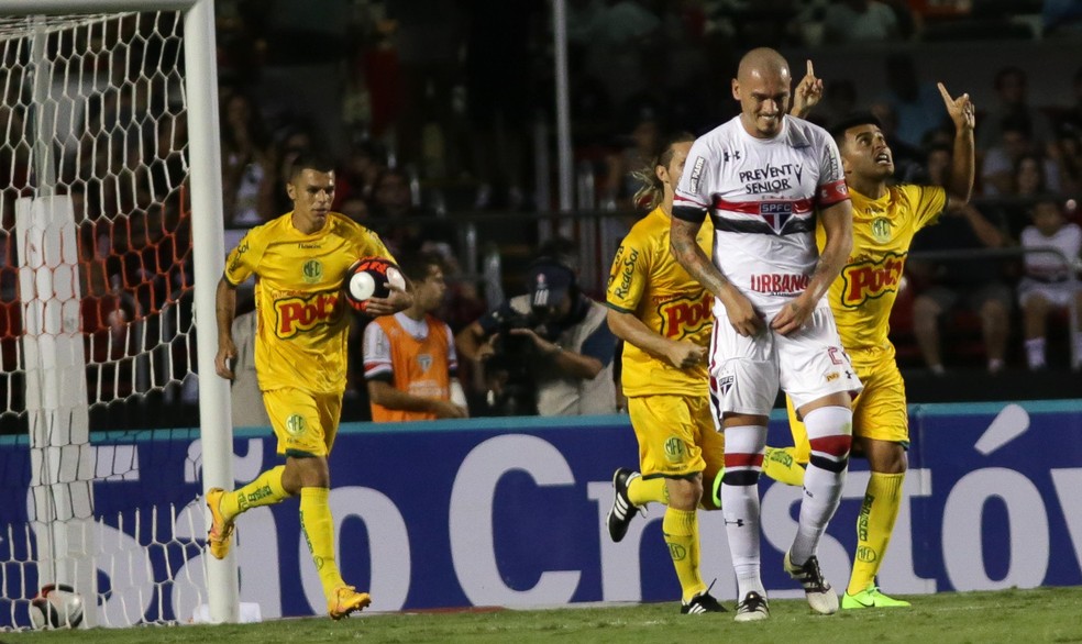 Maicon lamenta falha no empate por 2 a 2 com o Mirassol, pelo Campeonato Paulista (Foto: Futura Press)