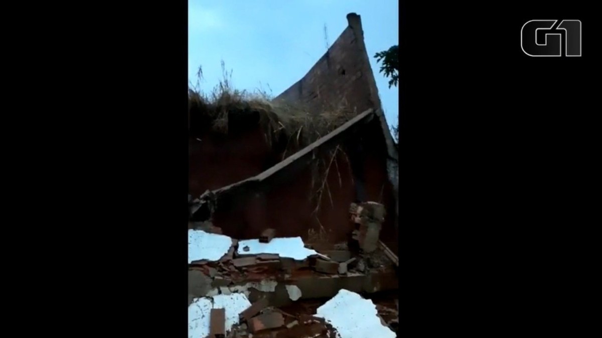 Muro De Casa Desaba E Mata Animais Durante Temporal Em Catal O Goi S G