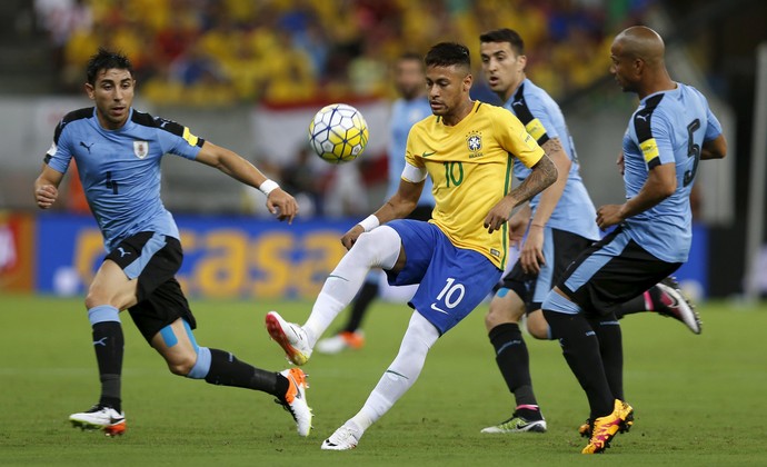 Neymar Brasil x Uruguai (Foto: Reuters) Neymar Brasil x Uruguai (Foto: Reuters)