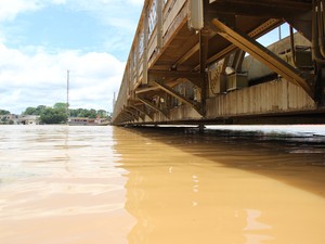 Ponte Juscelino Kubitschek neste domingo (1º), em Rio Branco (Foto: João Paulo Maia)