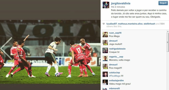 Em rede social, Valdivia comemora retorno: Aqui é minha casa