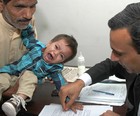Família esconde bebê acusado
de homicídio (AFP)