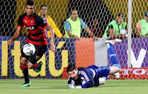 Fábio supera Prass, e Palmeiras bate marca inédita desde o fim de 2011