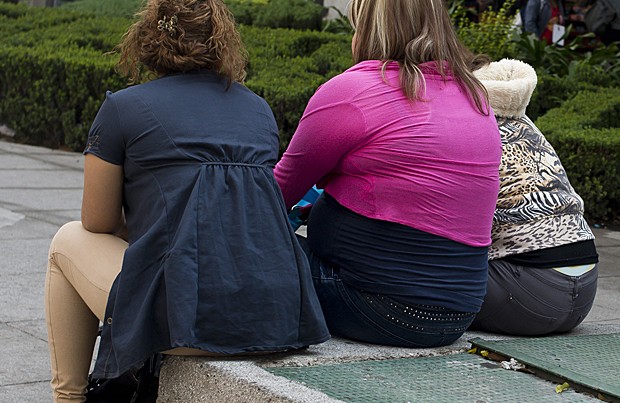 Mulheres obesas na Cidade do México, no dia 20 de maio. Obesidade no país subiu de 9,5% em 1988 para 32% em 2012, e o excesso de peso chega a 70% (Foto:  Ronaldo Schemidt/AFP)