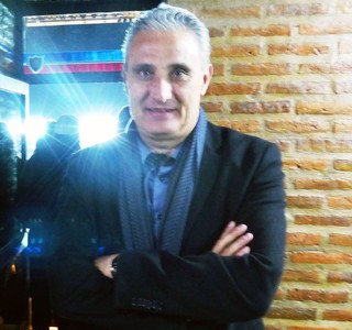 Tite despista sobre acerto, mas admite Inter e Corinthians interessados