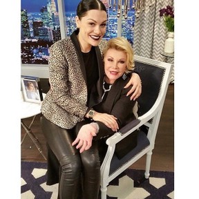 Jessie J e Joan Rivers em programa de televisão (Foto: Instagram/ Reprodução)