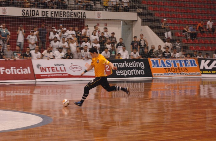 Um dos heróis do Timão, Guitta ignora gritos de 