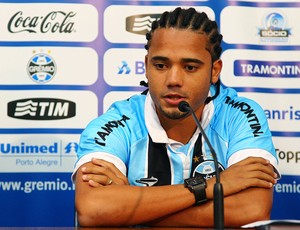 Adriano apresentado no Grêmio (Foto: Lucas Uebel / Site Oficial do Grêmio)