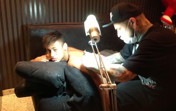 tatuagens Neymar (Foto: Arquivo Pessoal) tatuagens Neymar (Foto: Arquivo Pessoal)
