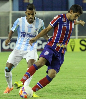 Max, macaé x bahia (Foto: Tiago Ferreira / Macaé Esporte)