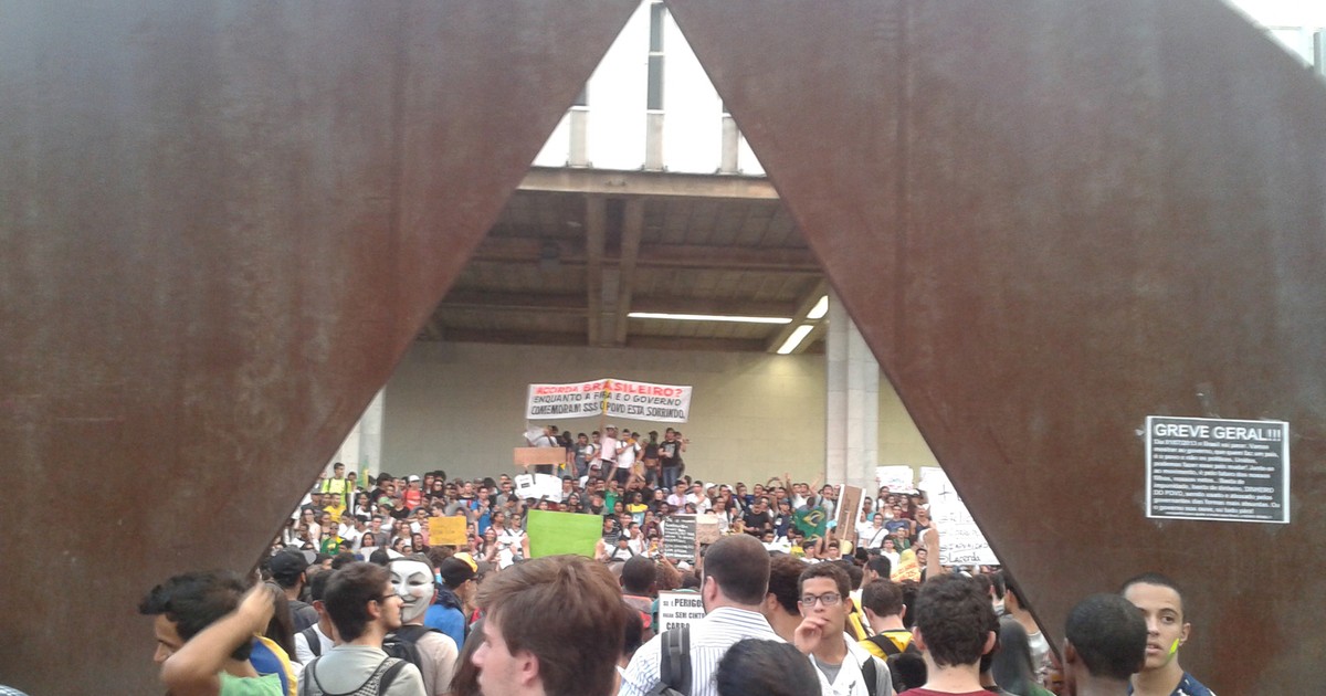 G Em Dia De Protestos Manifestantes Percorrem Diversos Pontos De