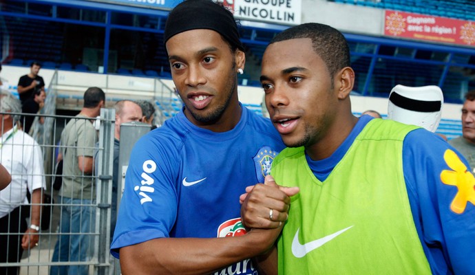 Robinho e ronaldinho gaucho brasil treino 2007 enm Montpellier (Foto: Agência EFE)