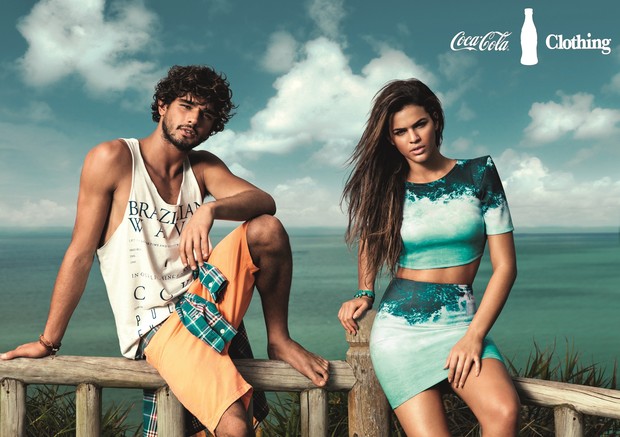 Bruna Marquezine e Marlon Teixeira posam para campanha da Coca-Cola Clothing (Foto: Pedrita Junckes/Divulgação)