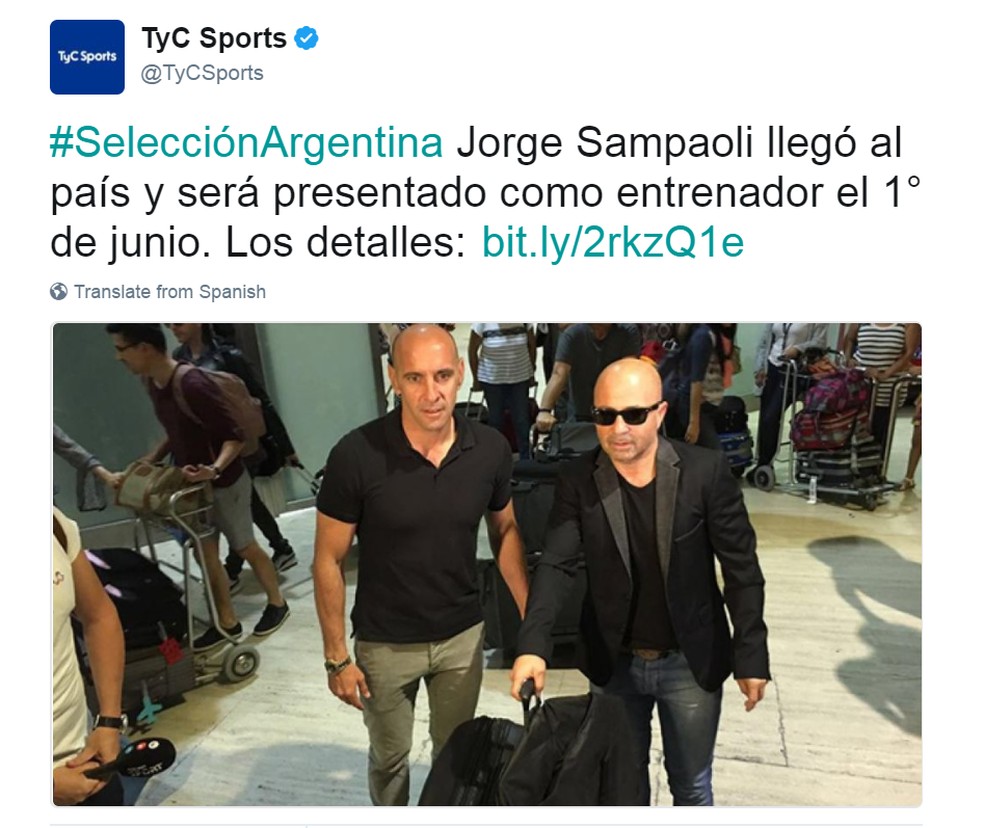 Jorge Sampaoli chegou à Argentina na madrugada desta quinta (Foto: Reprodução/Tyc Sports)