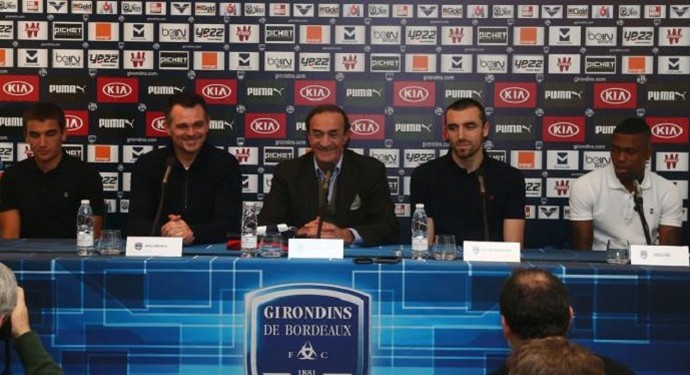 Malcom é apresentado no Bordeaux e explica visita ao Olympique: 