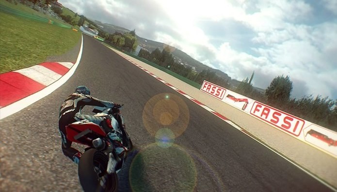 SBK 14 é o jogo de corrida com motos que estava faltando na App Store (Foto: Divulgação)
