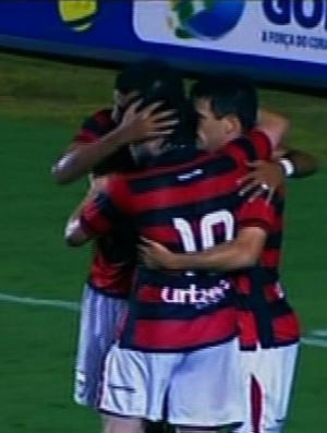Atlético-GO x Rio Verde Goianão 2013 gol (Foto: Reprodução/TV Anhanguera) Atlético-GO x Rio Verde Goianão 2013 gol (Foto: Reprodução/TV Anhanguera)