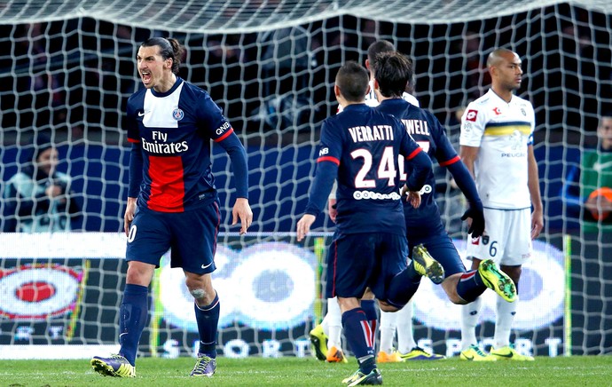 Ibrahimovic gol PSG contra o Sochaux (Foto: Reuters)