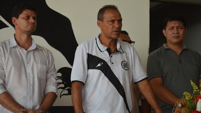 Éverton Goiano, treinador do São Raimundo (Foto: Dominique Cavaleiro/ GloboEsporte.com)