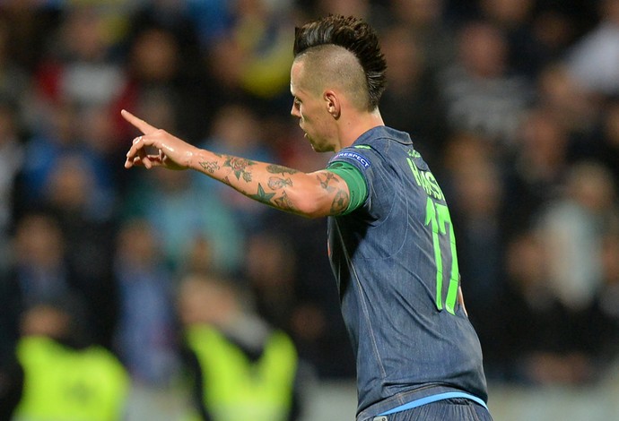 Hamsik comemora gol (Foto: AFP)