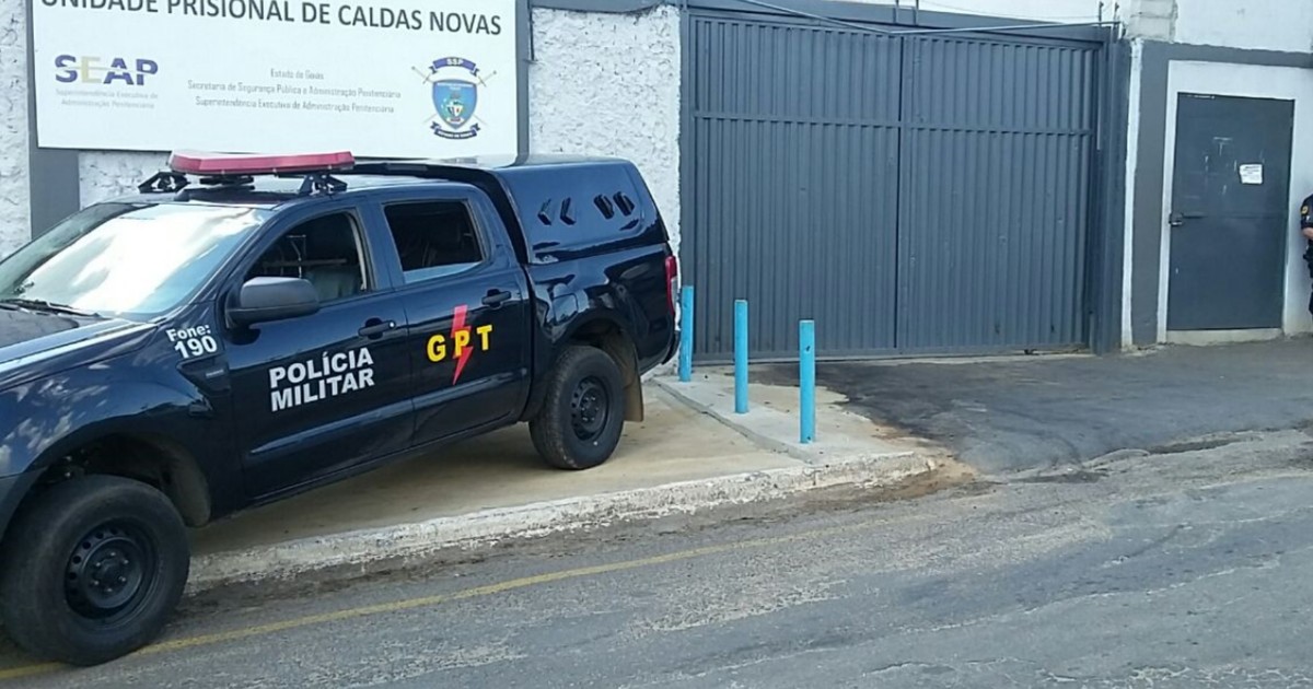 G1 - Três presos são esfaqueados no presídio de Caldas Novas, em ... - Globo.com