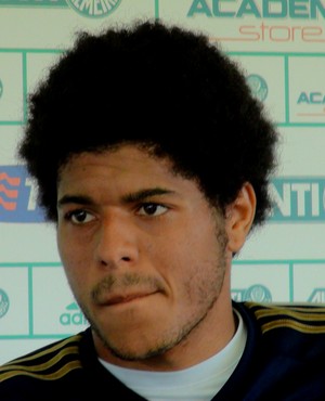 Titular, Leandro estranha: 