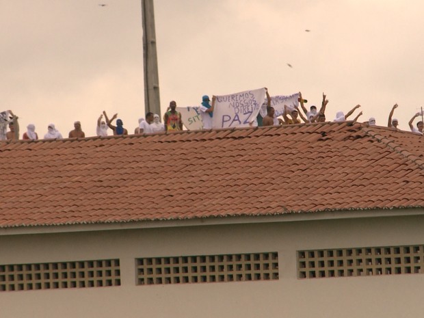Manifestação foi pacífica, segundo a direção do presídio (Foto: Reprodução/TV Paraíba)