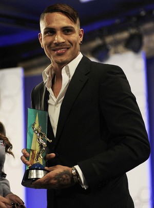 Guerrero premiação (Foto: Marcos Ribolli)
