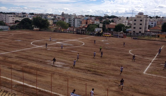 Estádio passou pela primeira parte das obras de reestruturação (Foto: Pablo Caires/Inter TV Grande Minas)
