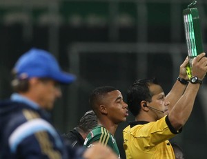 Jesus reencontra Oswaldo, primeiro técnico no profissional