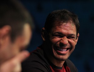 Rodrigo Minotauro risada TUF Brasil 2 UFC (Foto: Getty Images)