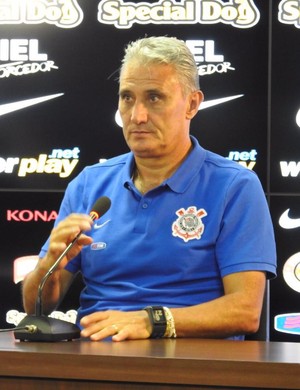 Tite pede que torcida esqueça árbitro contra Cerro: 