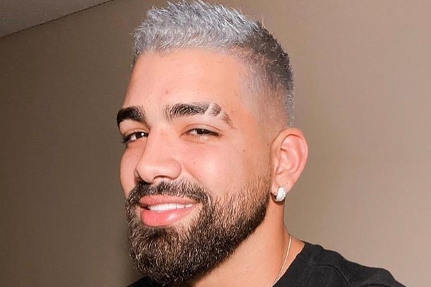 Dilsinho mostra visual platinado pro Carnaval 2020 (Foto: Reprodução/Instagram) Dilsinho mostra visual platinado pro Carnaval 2020 (Foto: Reprodução/Instagram)