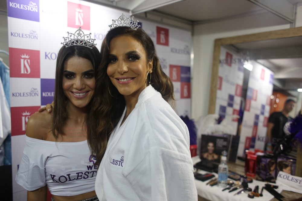 Ivete Sangalo com a blogueira Camila Coelho (Foto: Ricardo Cardoso/Revista QUEM) Ivete Sangalo com a blogueira Camila Coelho (Foto: Ricardo Cardoso/Revista QUEM)