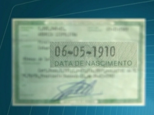 Identidade mostra a data de nascimento dela (Foto: Reprodução/TV Gazeta)